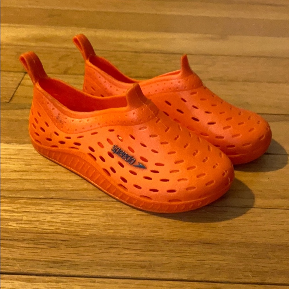 Speedo water shoes